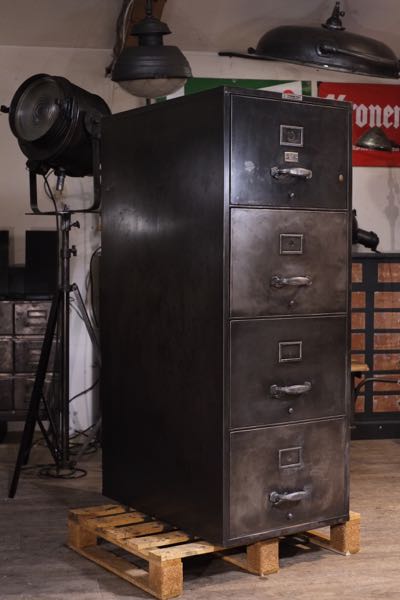 meuble industriel ancienne armoire forte usa